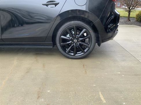 New 2026 MAZDA MAZDA3 Hatchback w/Premium Plus Pkg image 4