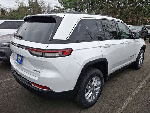 New 2025 Jeep Grand Cherokee Laredo X w/ Luxury Tech Group I image 4