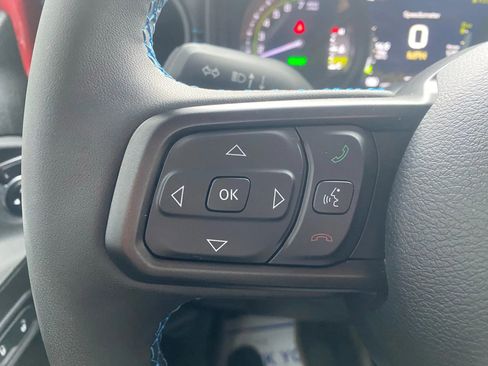 Used 2025 Jeep Wrangler Unlimited Rubicon 4xe image 15