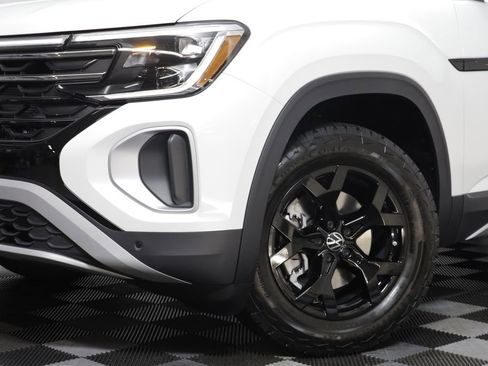 New 2026 Volkswagen Atlas Peak Edition image 4