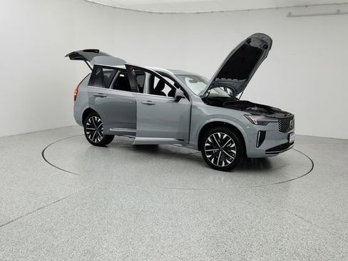 New 2026 Volvo XC90 B6 Plus w/ Protection Package Premier image 10