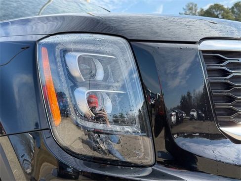 Used 2022 Kia Telluride SX w/ Towing Package image 3