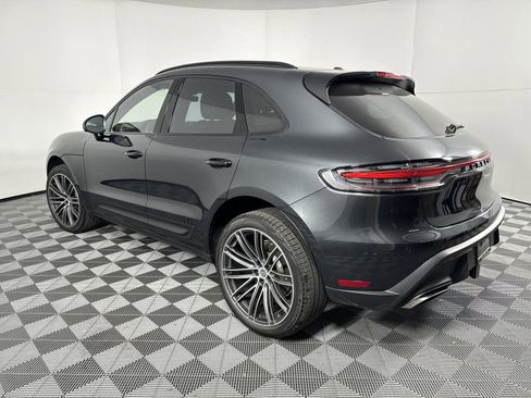 Certified 2025 Porsche Macan image 3