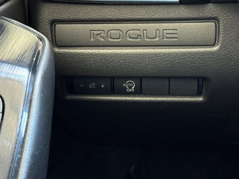 Used 2023 Nissan Rogue S FWD image 36