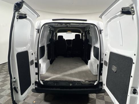Used 2021 Nissan NV200 S FWD image 34