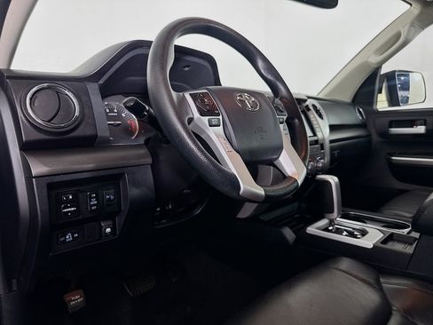 Used 2017 Toyota Tundra SR5 w/ SR5 Upgrade Package RWD image 20