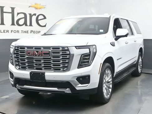 Used 2025 GMC Yukon XL Denali AWD/4WD image 33