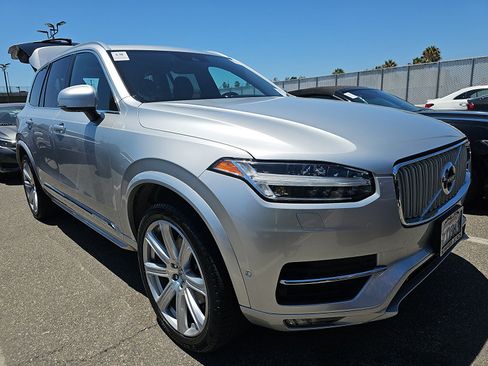 Used 2017 Volvo XC90 T6 Inscription w/ Vision Package AWD/4WD image 3