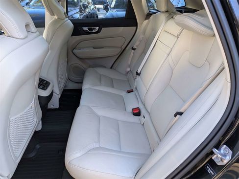 Used 2022 Volvo XC60 B5 Inscription w/ Advanced Package image 15