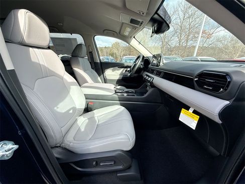 New 2025 Honda Pilot EX-L image 24