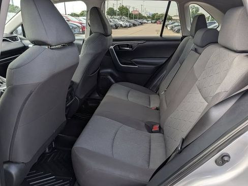 Used 2022 Toyota RAV4 XLE AWD/4WD image 26