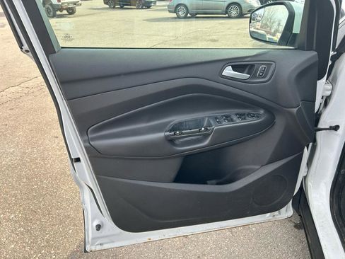 Used 2017 Ford Escape SE image 14