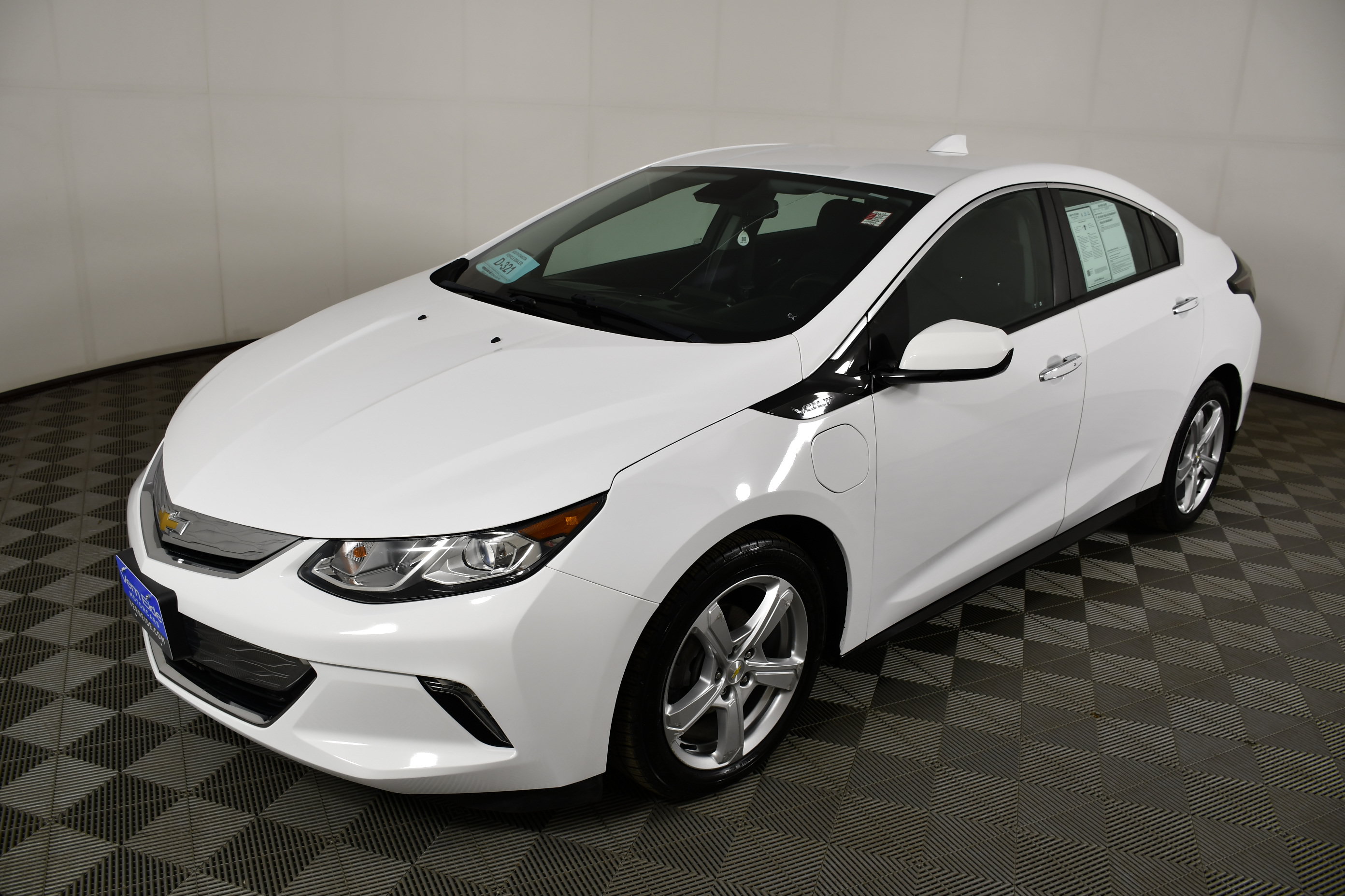 Used 2018 Chevrolet Volt LT w/ Comfort Package FWD image 10