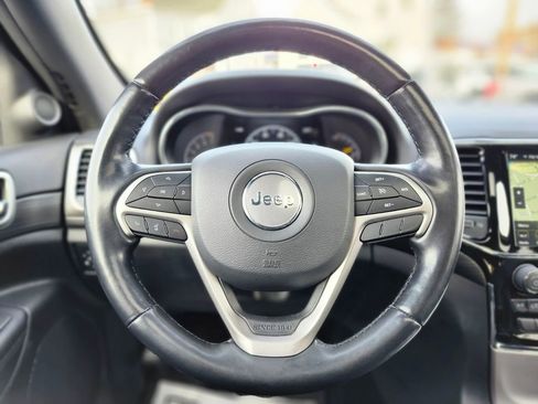 Used 2022 Jeep Grand Cherokee Laredo X image 27