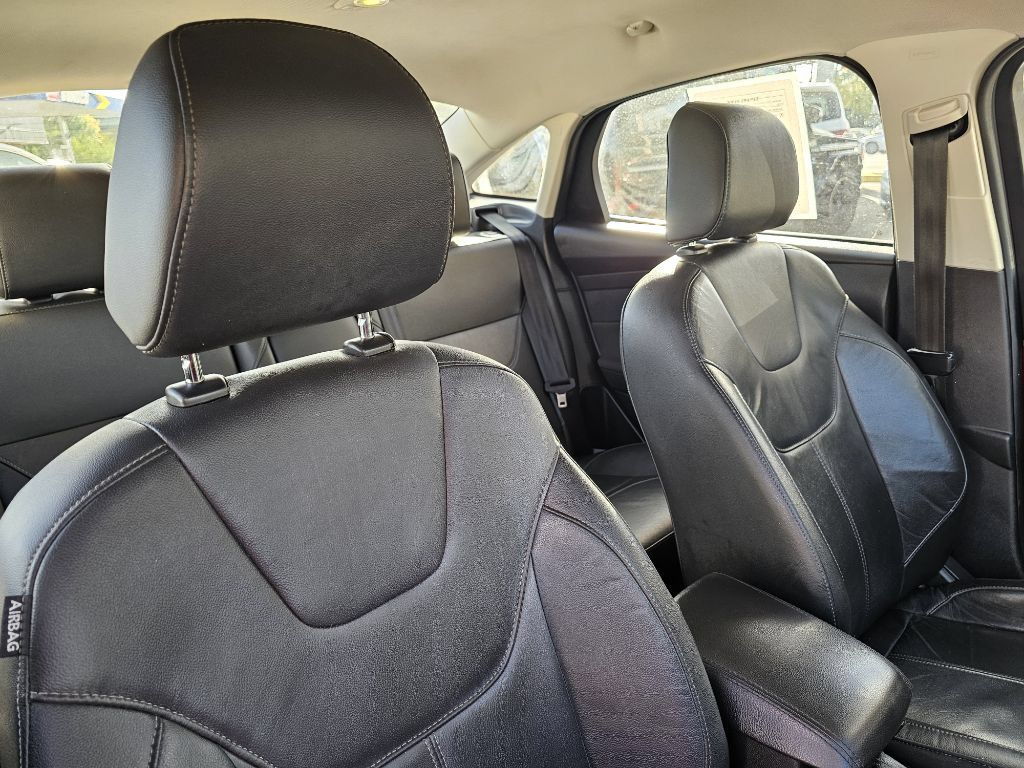 Used 2016 Ford Focus SE w/ Equipment Group 201A FWD image 47