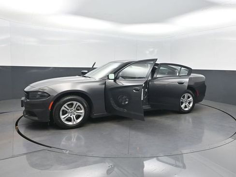 Used 2022 Dodge Charger SXT image 37