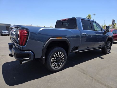 New 2025 GMC Sierra 2500 Denali Ultimate w/ Max Trailering Package image 4