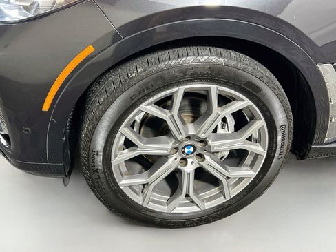 Used 2022 BMW X7 xDrive40i w/ Premium Package AWD/4WD image 13