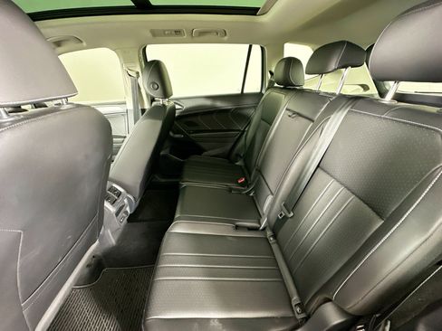 Used 2022 Volkswagen Tiguan SE image 35