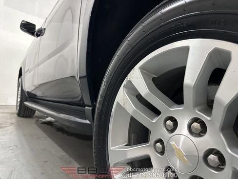 Used 2019 Chevrolet Suburban LT image 20
