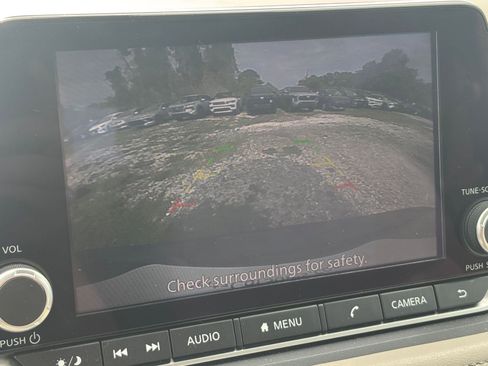 Used 2025 Nissan Rogue SV FWD image 25