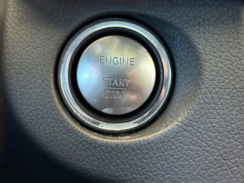 Used 2014 Mercedes-Benz E 350 4MATIC Sedan image 35