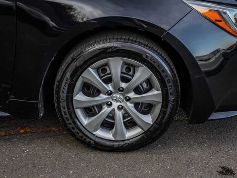 Certified 2025 Toyota Corolla LE FWD image 8