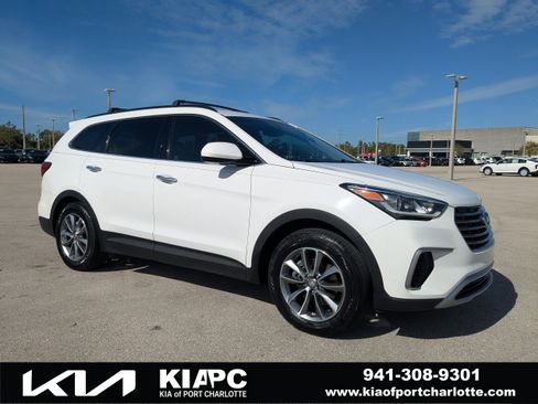 Used 2018 Hyundai Santa Fe SE image 1