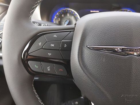 New 2026 Chrysler Pacifica Limited w/ S Appearance Package image 24