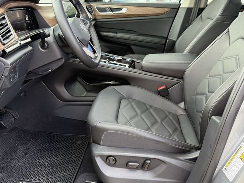 New 2026 Volkswagen Atlas SE FWD image 12