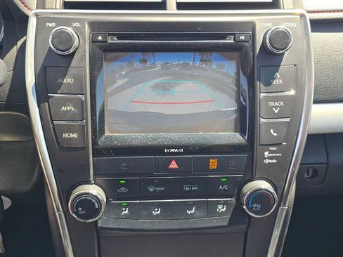 Used 2017 Toyota Camry SE w/ Moonroof Package FWD image 26