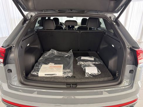 Used 2026 Volkswagen Atlas Cross Sport SE FWD image 33