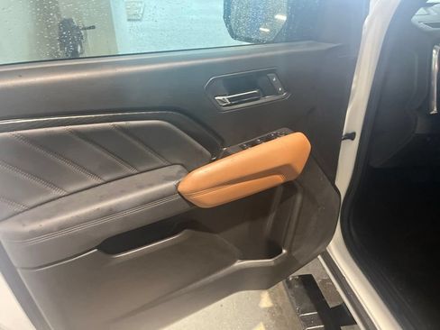 Used 2025 GMC Canyon AT4 AWD/4WD image 9