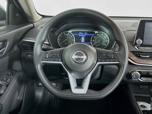 Used 2025 Nissan Altima 2.5 SV image 17