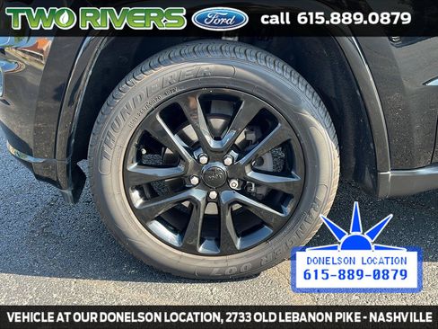 Used 2018 Jeep Grand Cherokee Altitude AWD/4WD image 16