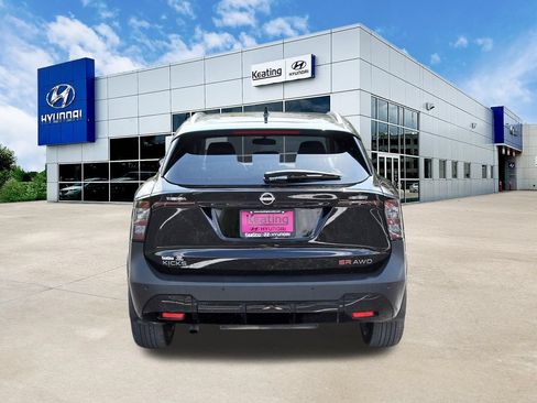 Used 2025 Nissan Kicks SR w/ SR Premium Package AWD/4WD image 6