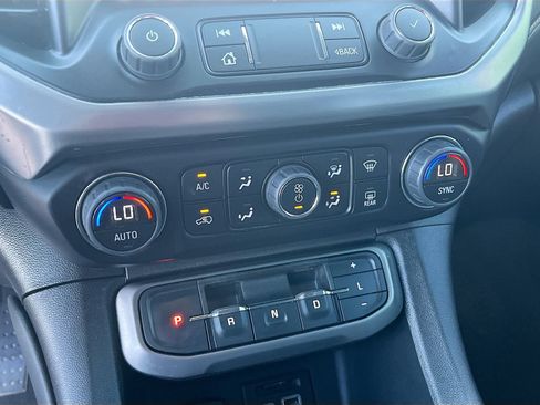Used 2023 GMC Acadia AT4 w/ Technology Package AWD/4WD image 16