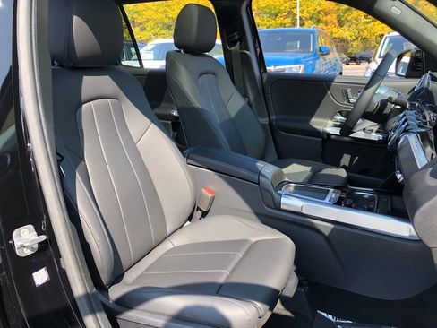 New 2026 Mercedes-Benz GLB 250 4MATIC image 34