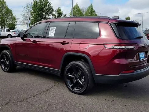 Used 2023 Jeep Grand Cherokee L Laredo image 6