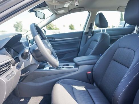 New 2025 Nissan Altima 2.5 S image 18