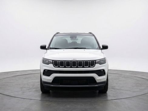 Used 2025 Jeep Compass Limited image 2