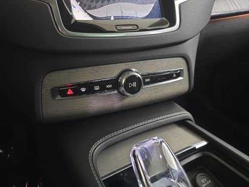 Used 2024 Volvo XC90 B6 Ultimate w/ Protection Package Premier AWD/4WD image 27