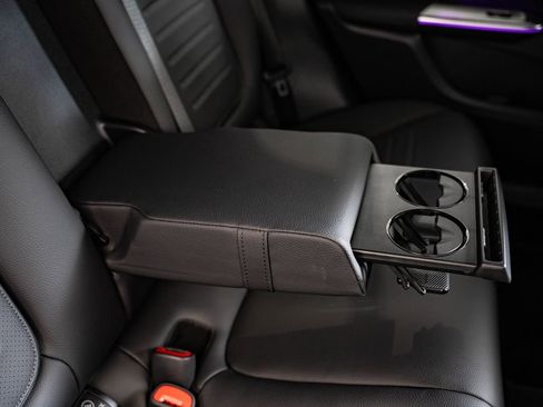 Used 2025 Mercedes-Benz GLC 300 4MATIC image 44