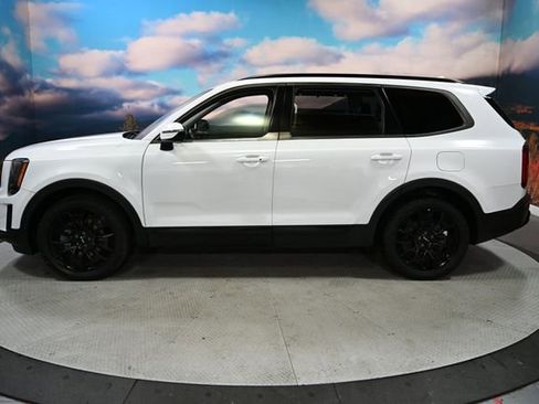 Used 2022 Kia Telluride SX w/ SX Prestige Package image 5