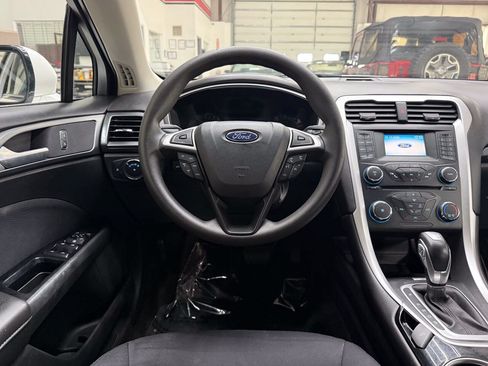 Used 2013 Ford Fusion SE FWD image 21