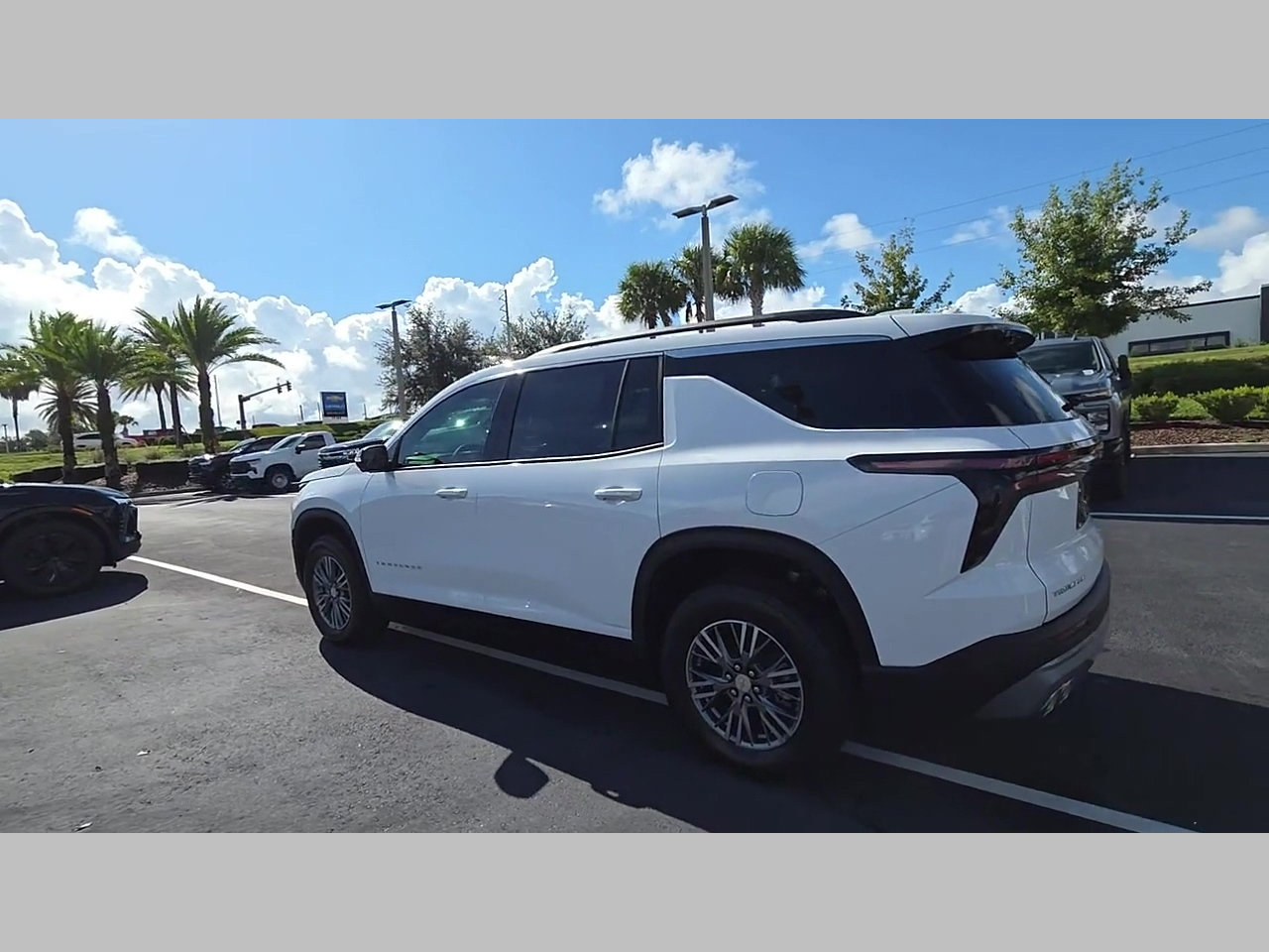 New 2027 Chevrolet Traverse LT w/ Driver Confidence Package FWD image 21