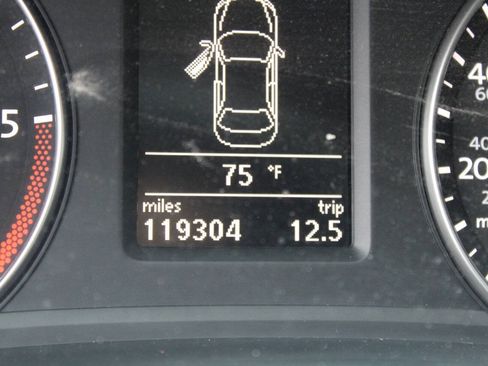 Used 2012 Volkswagen Passat TDI SEL Premium FWD image 21