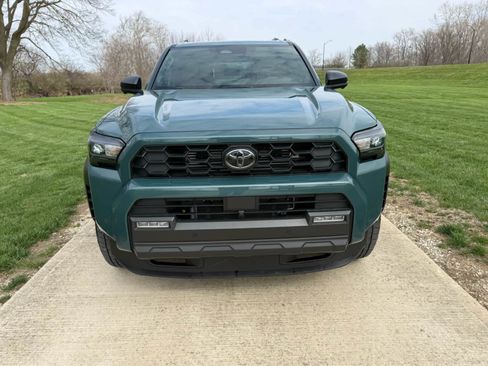 Used 2025 Toyota 4Runner TRD Off-Road Premium image 8