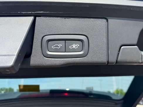 Used 2024 Volvo XC60 B5 Plus w/ Protection Package Premier AWD/4WD image 14