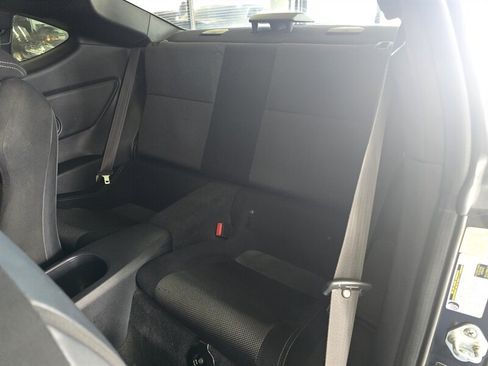 Used 2017 Toyota 86 RWD image 9